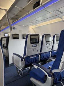 関空便の機内