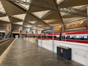 サラゴサ駅のホーム