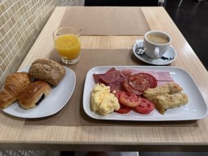 ピラールプラザホテルの朝のビュッフェ