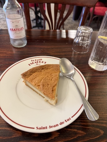 フレンチバスクチーズケーキ